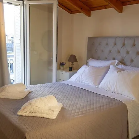 Meltemi Apts Charming Penthouse 아파트 자킨토스 타운