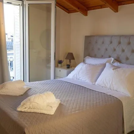 Meltemi Apts Charming Penthouse * 자킨토스 타운