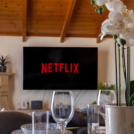 Meltemi Apts Charming Penthouse 아파트 자킨토스 타운