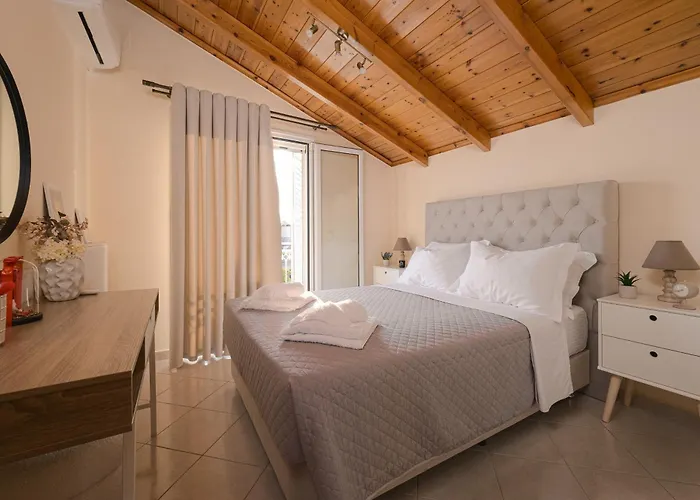 Meltemi Apts Charming Penthouse شقة