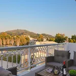 Meltemi Apts Charming Penthouse Apartament